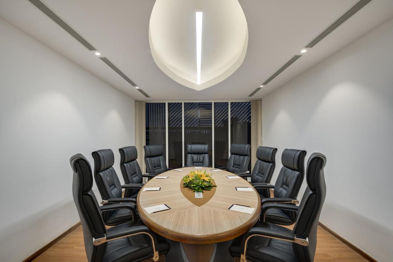 O By Tamara, Trivandrum Thiruvananthapuram ภายนอก รูปภาพ Boardroom at the headquarters of the National Stock Exchange of India